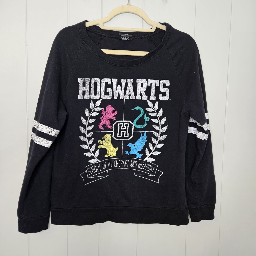 Hogwarts Harry Potter Warner Bros. School Of Witchcraft & Wizardry L 11/13 Tee